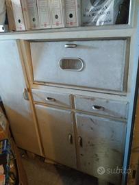 Credenza di modernariato anni '50.