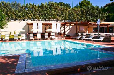 VILLA A SCHIERA A CENTOLA