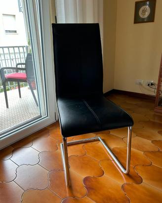 4 Sedie in similpelle nera con profili cromati