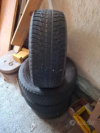 4 pneumatici 4 stagionNokian 235/60/R16 100 H  M+S