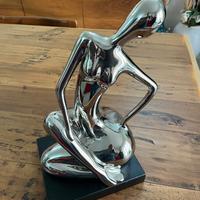 Statua ceramica stilizzata