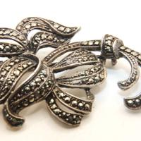 Stupenda spilla fiore argento marcasite anni 30