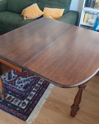 Tavolino a bandelle in noce