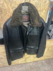 Giubbotto in pelle Nero.