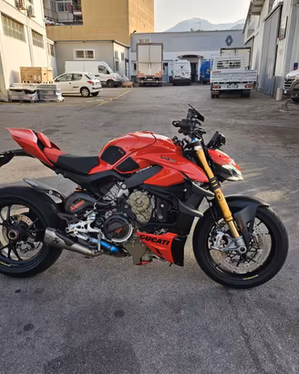 Ducati Streetfighter V4 S (2023)