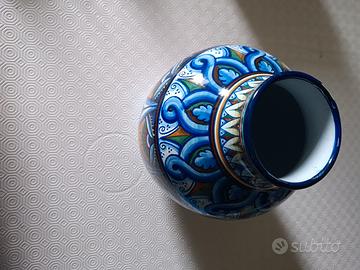 vaso in maiolica made in Italy 