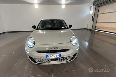 Fiat 600 Hybrid 100 CV DCT MHEV La Prima