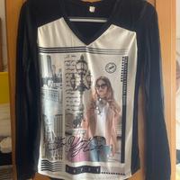 maglia con stampa ed inserti