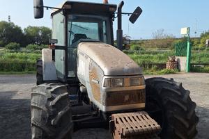 Trattore agricolo