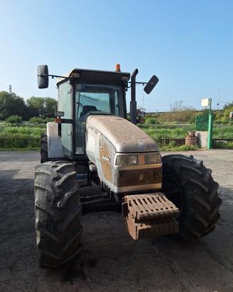 Trattore agricolo