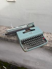 Macchina da scrivere olivetti lettera 22