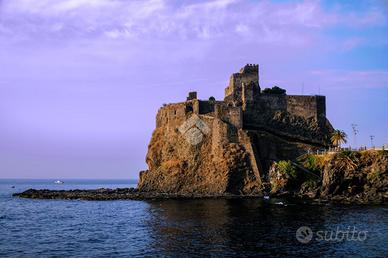 3 LOCALI A ACI CASTELLO