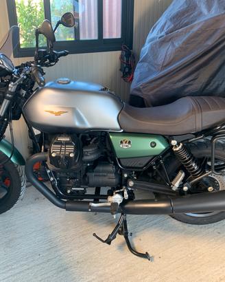 Moto guzzi v7 centenario del 2022