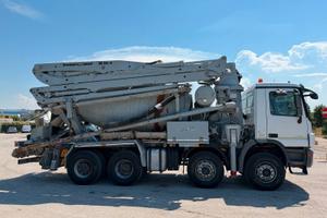 MERCEDES BENZ Actros 4144 B con betonpompa Putzmei