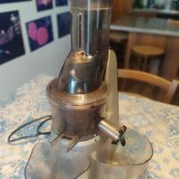Estrattore di succo Imetec SUCCOVIVO  SJ 1000
