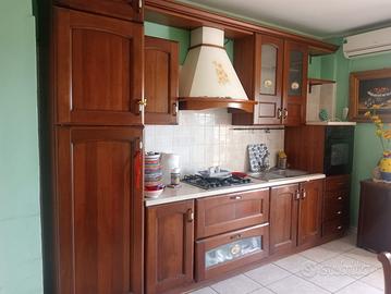 Cucina componibile classica in legno massello