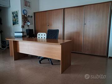 scrivania usata con possibilita anche armadi