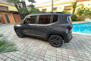 Auto praticamente nuova ancora in garanzia jeep