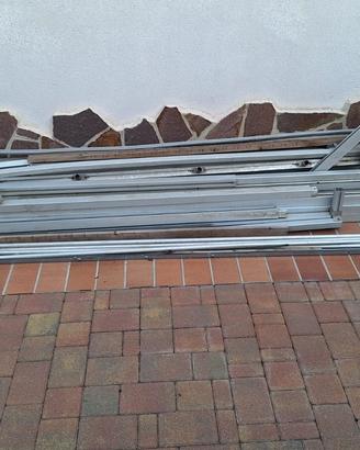 Telaio in alluminio – ex copertura roulotte