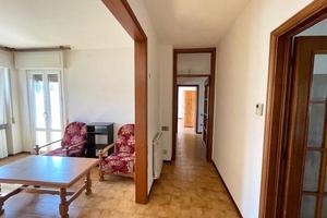 Appartamento luminoso con terrazzo e garage