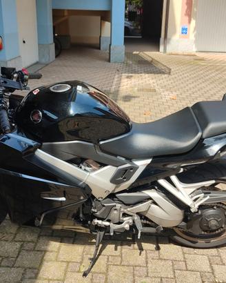 Splendida Honda VFR 800