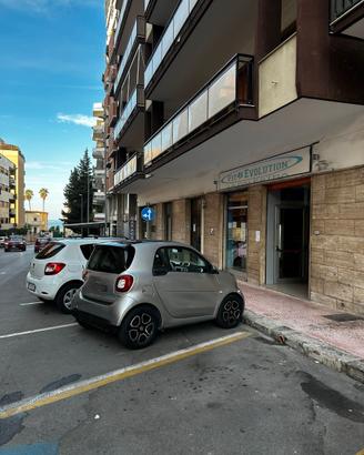Locale Via Umbria Ampia Metratura