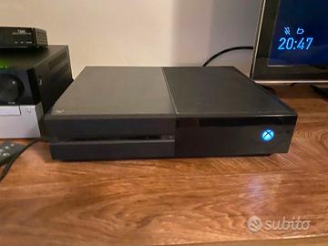 Xbox One 1TB con gioco e due controller