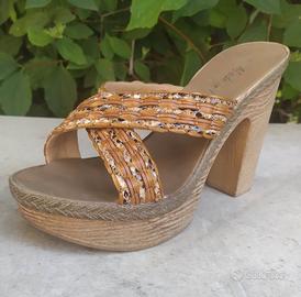 Sabot in pelle con tacco 