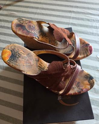 sandalo con zeppa marrone marca Jastcavalli