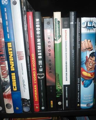 FUMETTI VOLUMI VARI  SUPEREROI DC