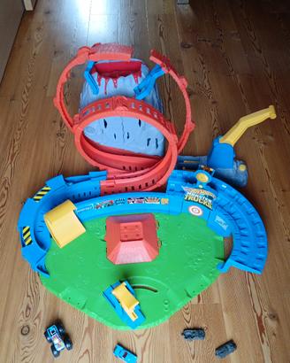 HOT WHEELS Monster Trucks VULCANO con suoni E luci