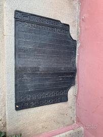 Tappeto in gomma bagagliaio Defender 110