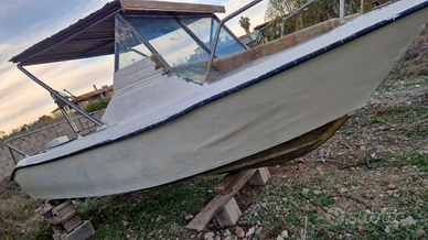 Vedo barca piu 2 motori per abbandono progetto