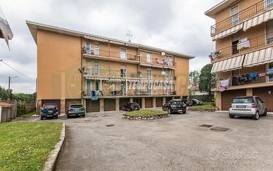 3 LOCALI IN PALAZZINA CON BOX