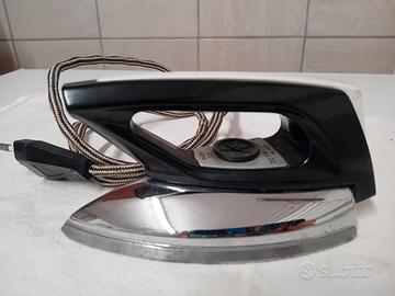 VECCHIO PICCOLO FERRO DA STIRO BABY VINTAGE 