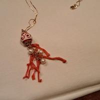 Collana con ciondolo vero corallo.