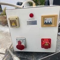 trasformatore trifase