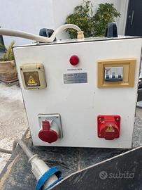 trasformatore trifase