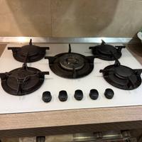 Piano cottura 5 fuochi