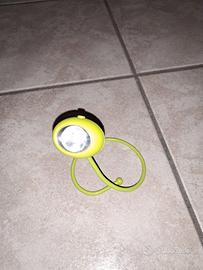 Luce Polifemo a batteria per libri, PC, scrivania