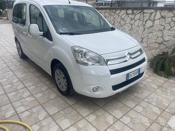 Autovettura Citroen Berlingo