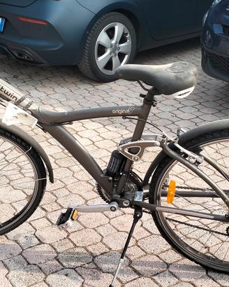   bicicletta mountain bike 