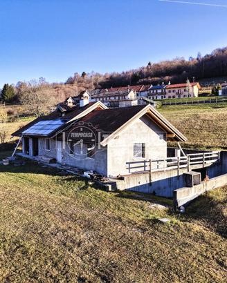 Villetta indipendente al grezzo con 14.000 mq di t
