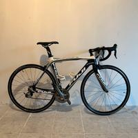 Bici da corsa - Fuji SST 2.0