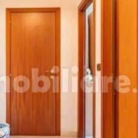 porte artigianali in legno massello color ciliegio