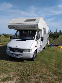 camper Rimor su Mercedes