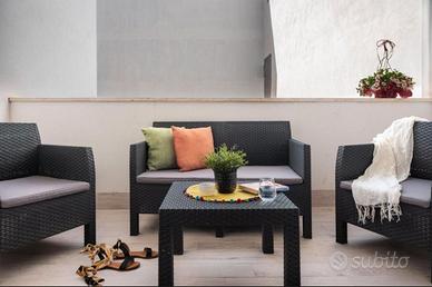 Tris di divanetti da esterno + tavolino