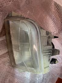 Fanale anteriore sinistro Renault clio