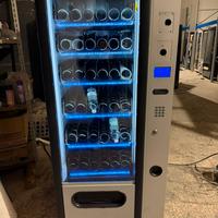 Distributore automatico snack e bevande