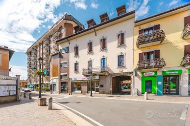2 LOCALI A BOLLATE